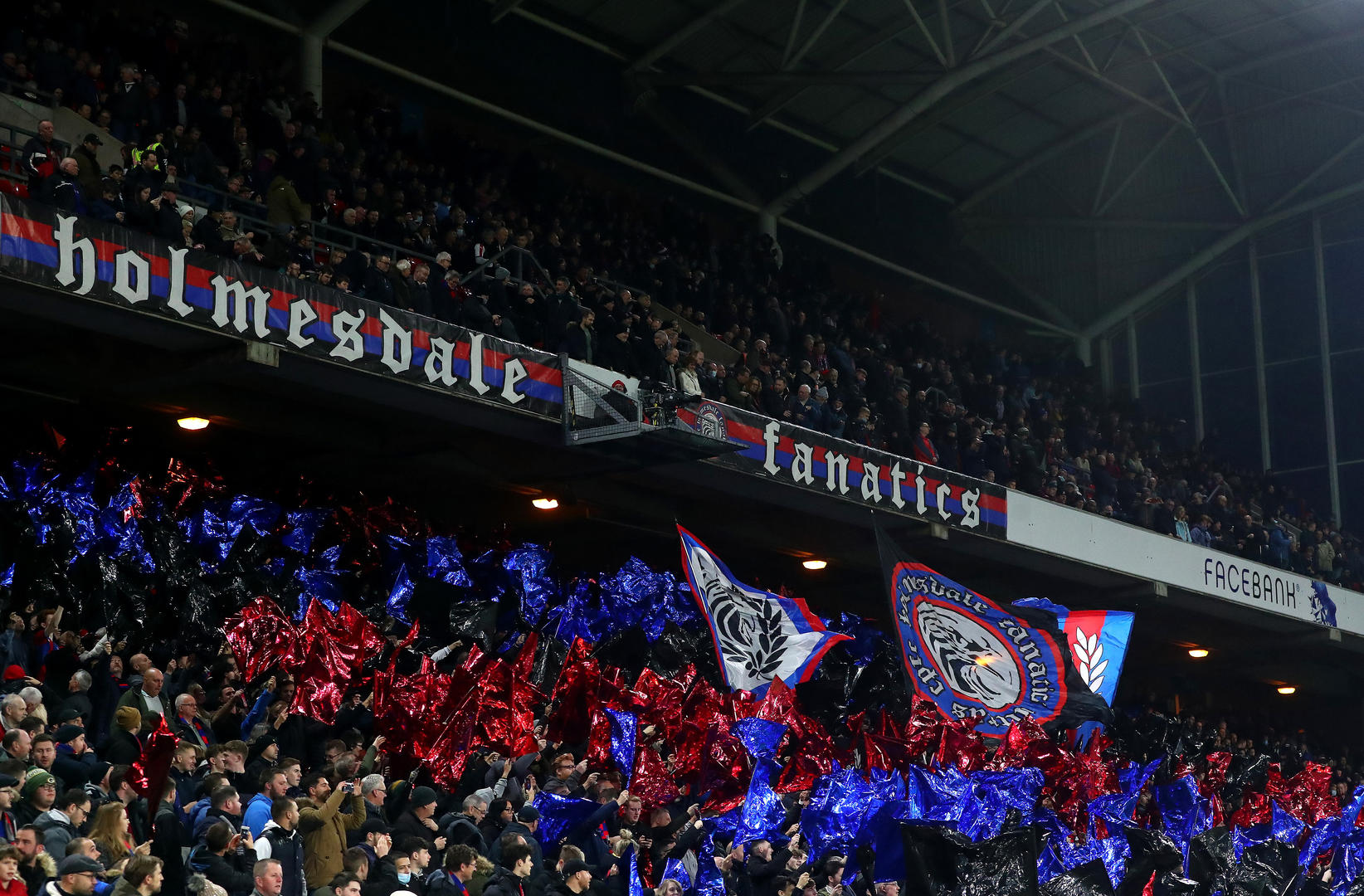 并且在与强 并且在与强